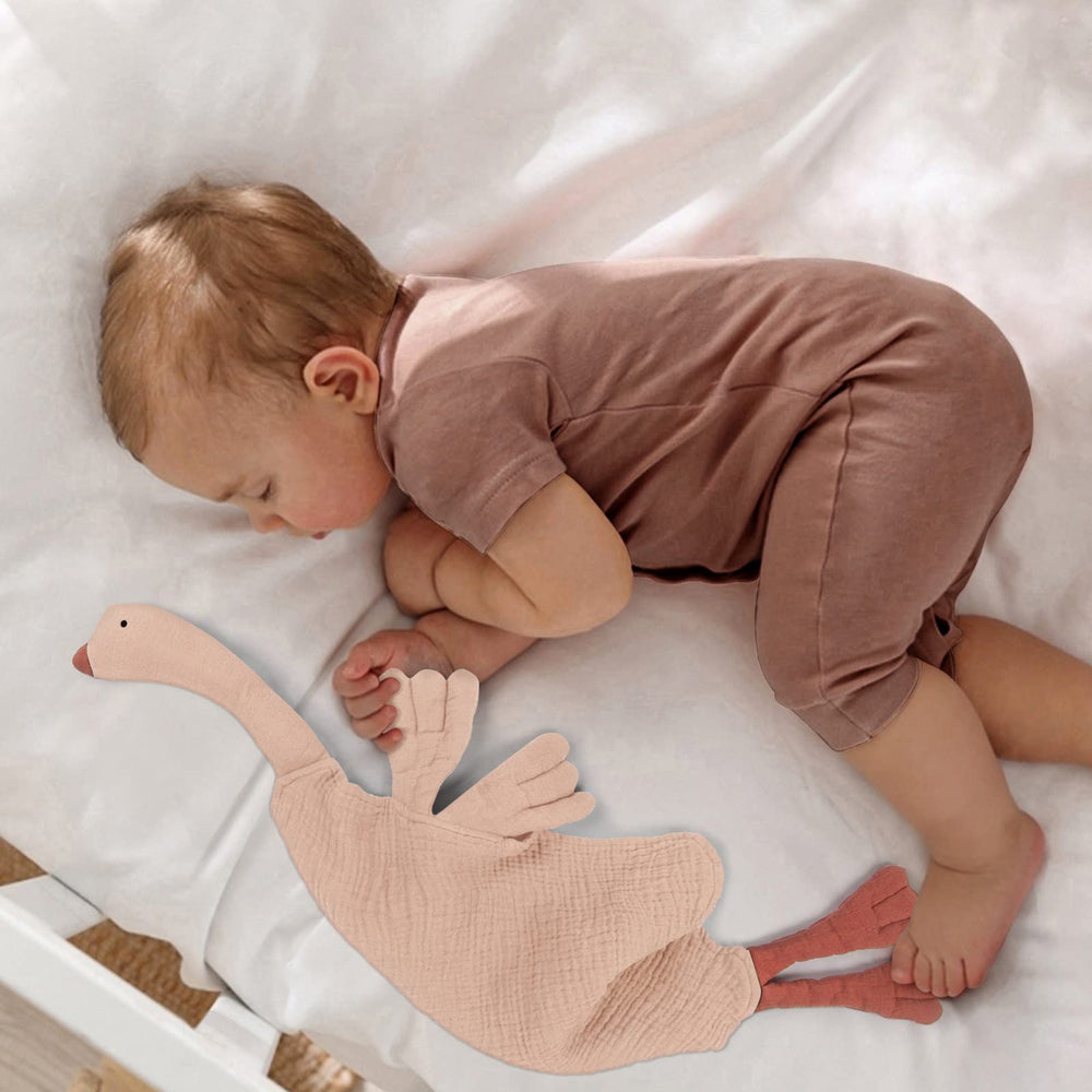 Machine-washable fabric keeps the Goose lovey soft and clean.