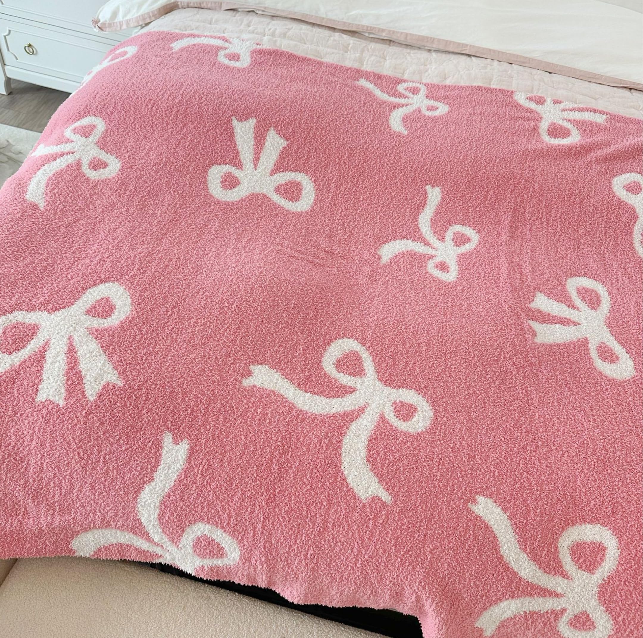Luxape Bow Blanket gift-ready packaging makes gifting easy.