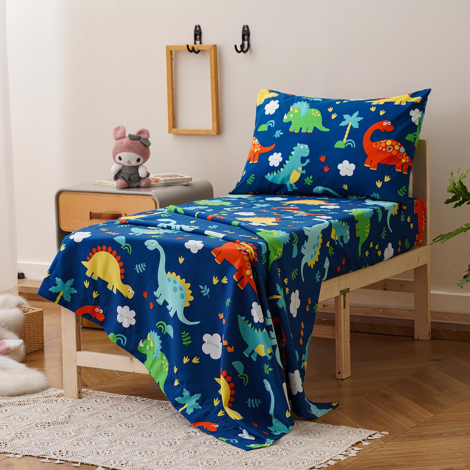 Luxlovery flat sheet 60x45 ready for complete bed layering.