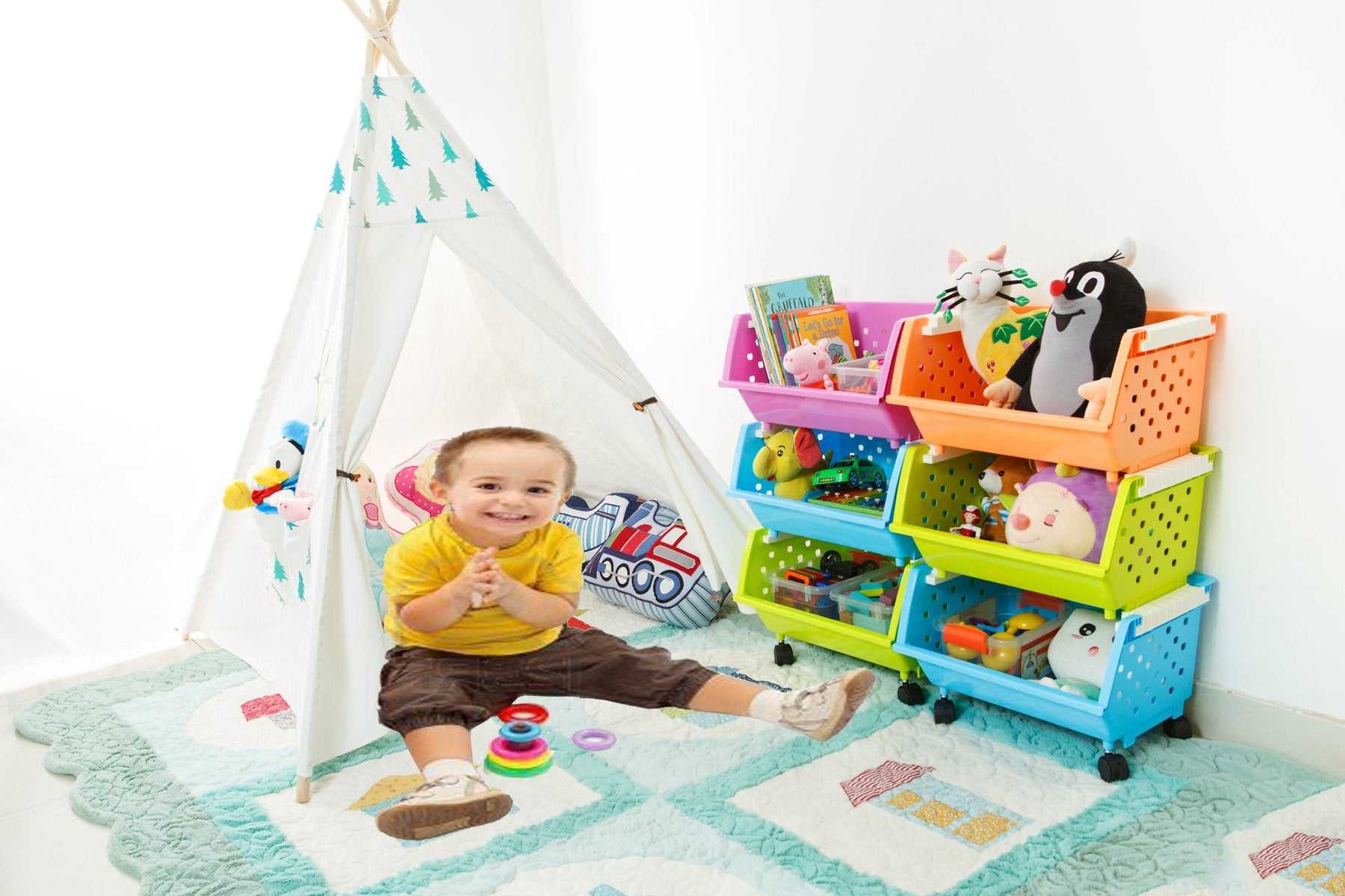 MAGDESIGNER portable toy chest on wheels moves anywhere.