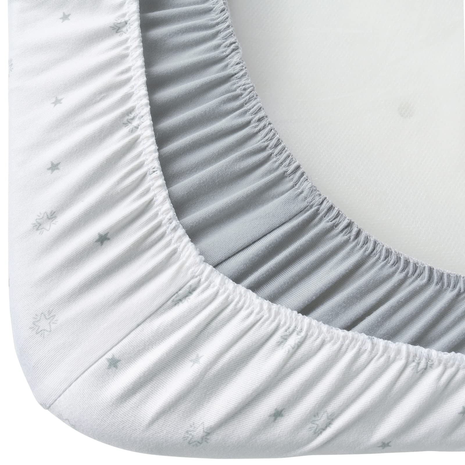 Magik & Kover safe-sleep-surface provides a cozy sleeping area