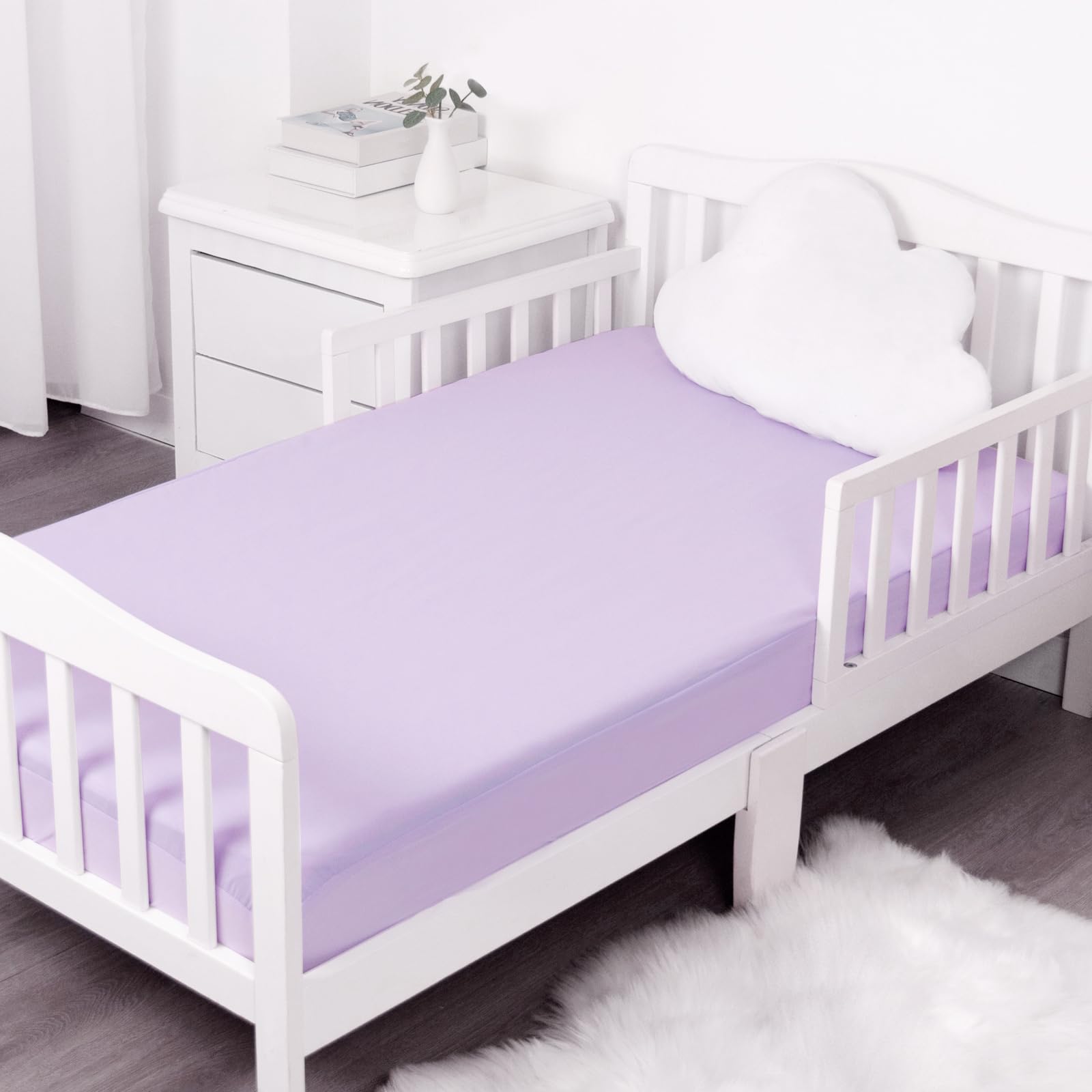 Magik & Kover machine washable baby sheets stay vibrant after washes.