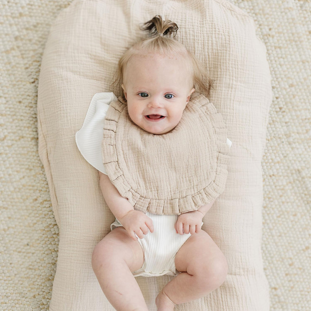 MairMore baby bib double-layer adjustable snaps offer customizable fit.
