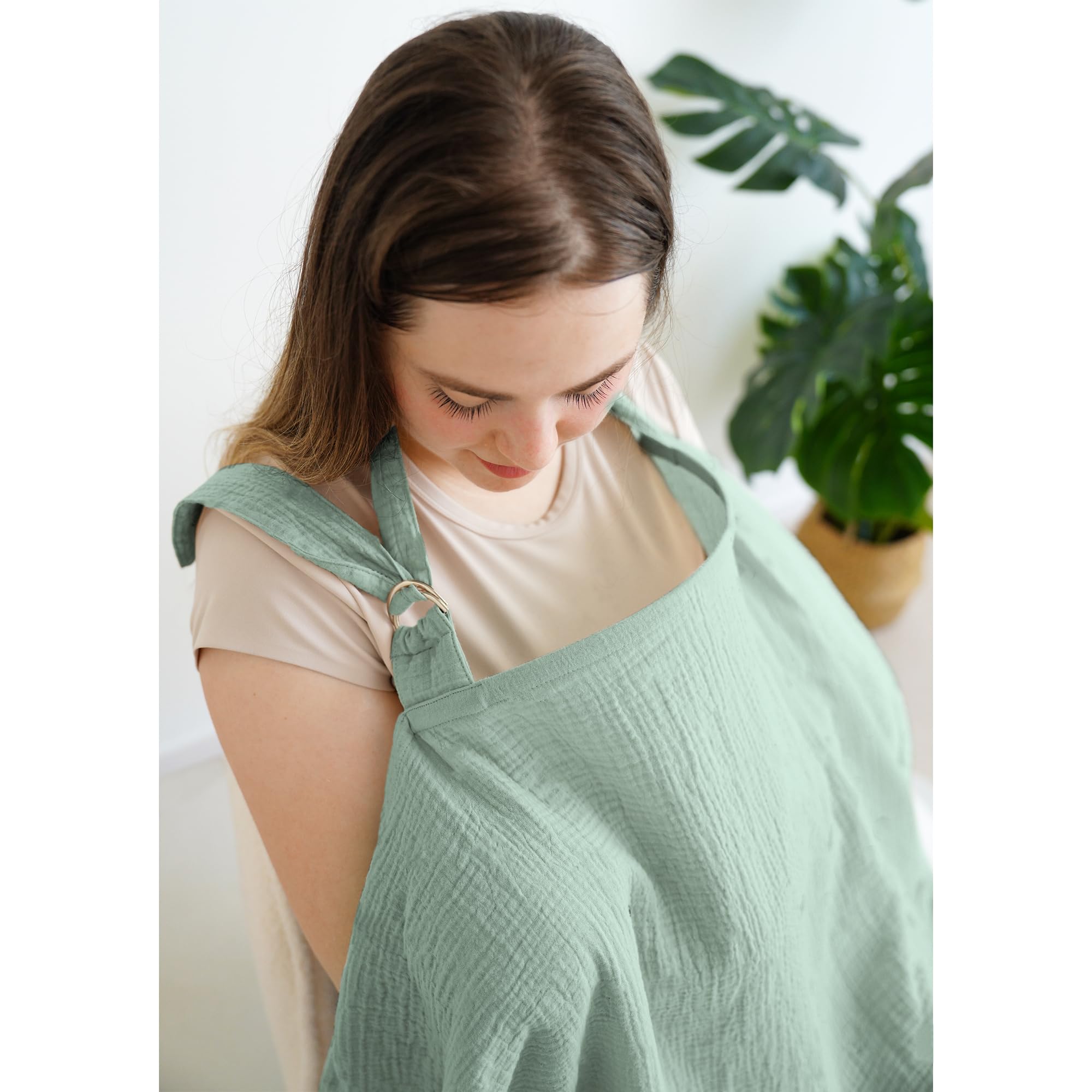 Adjustable neck on MairMore nursing cover for a comfortable fit
