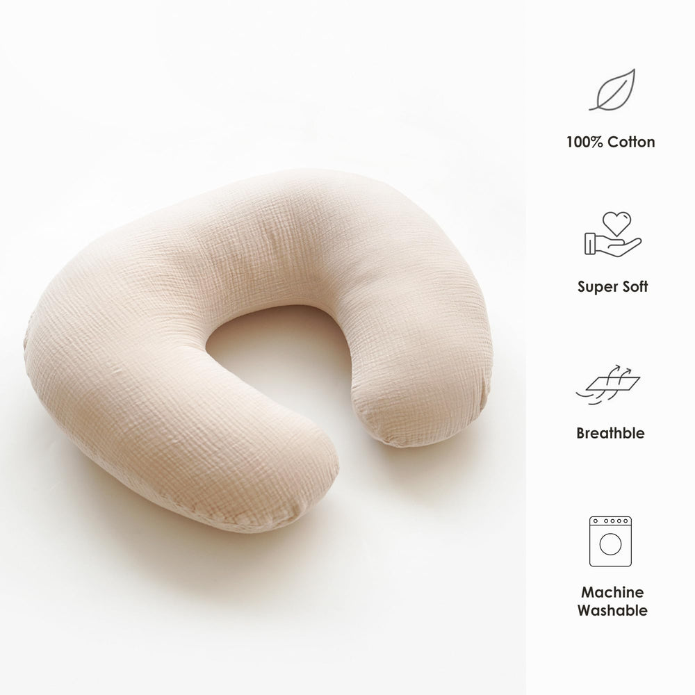Zippered design keeps the cover securely in place for busy feeds.