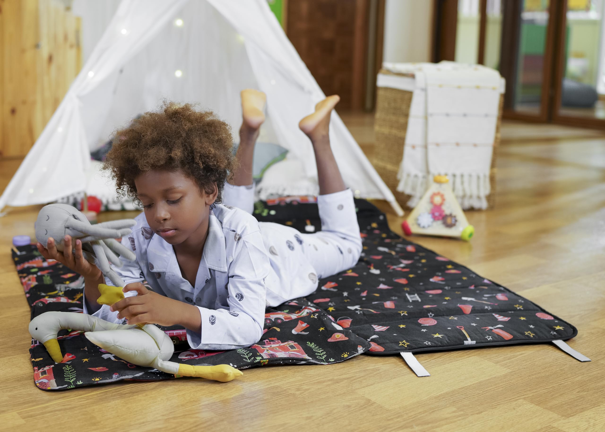 Maison d'Hermine nap mat padded carry straps for easy transport.