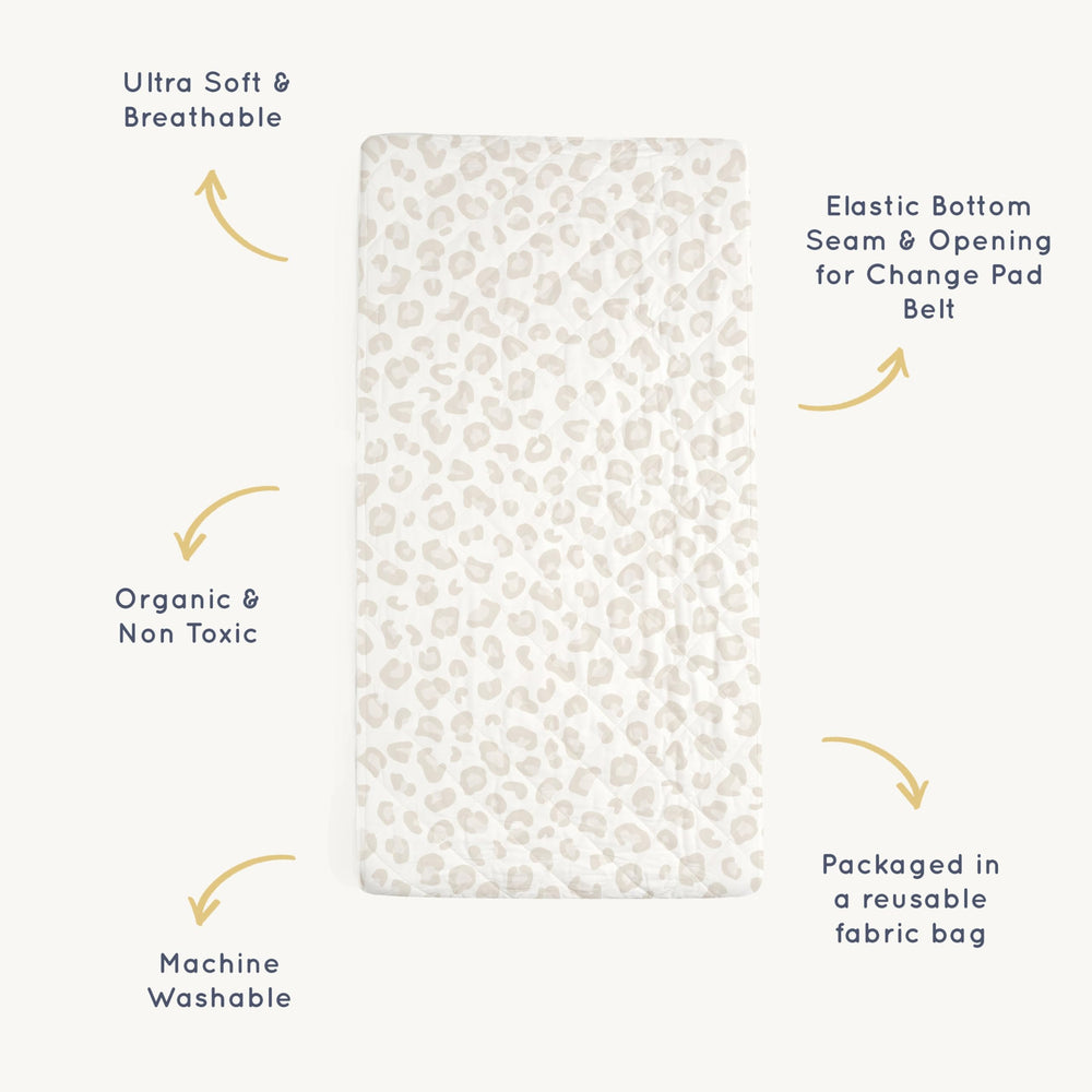 Open clutch design shows space for diapers and creams.
