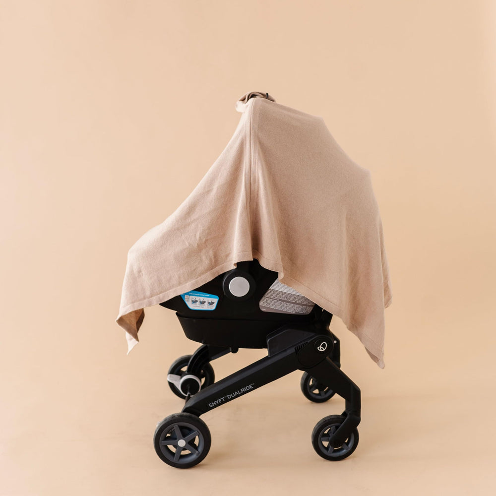 Makemake Organics baby-friendly cotton keeps airflow and comfort on the go.