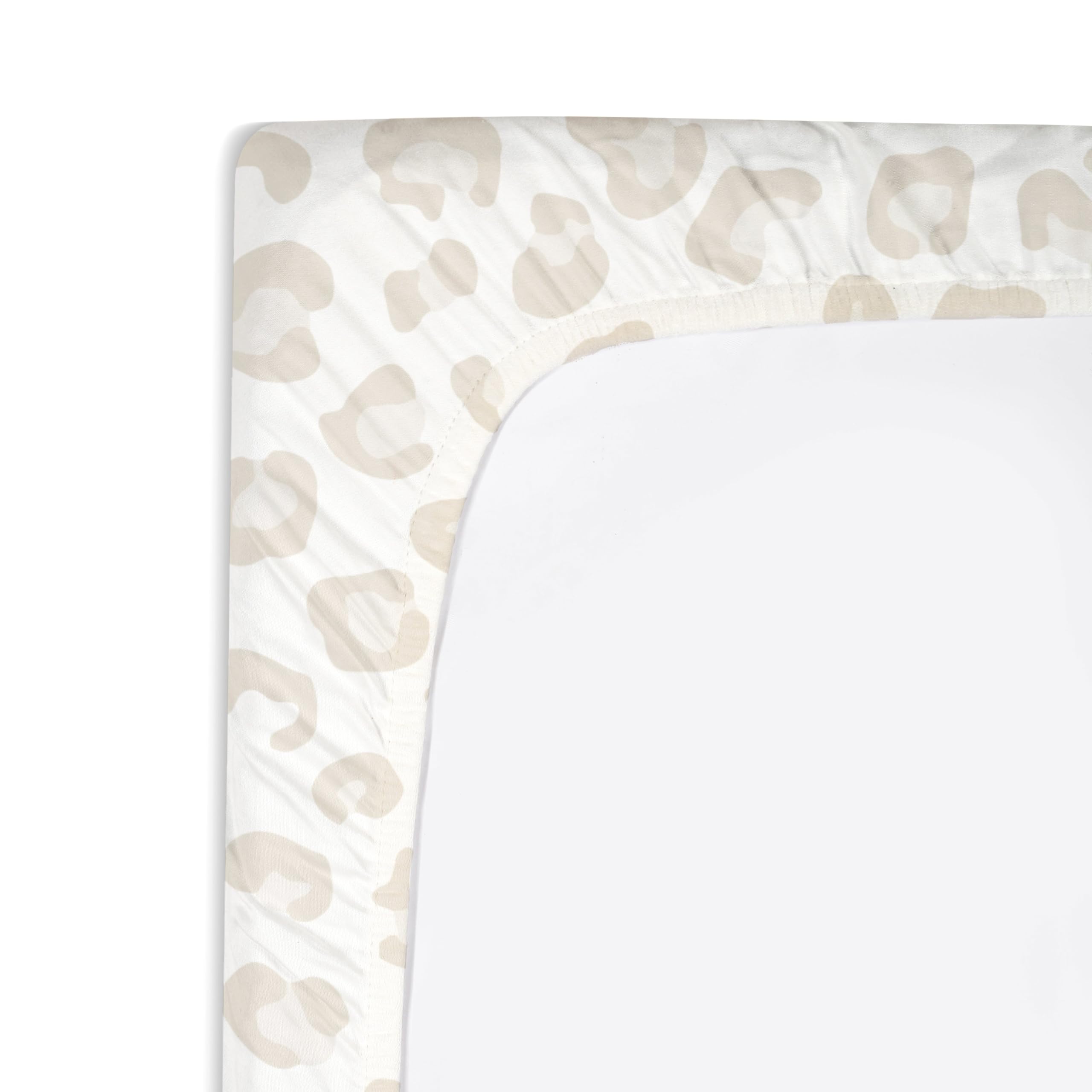Reusable gift bag packaging enhances gifting appeal.