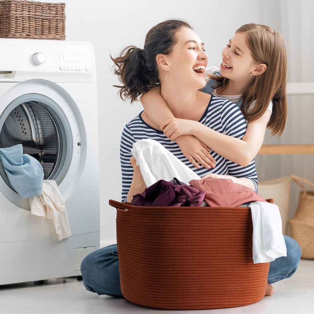 Maliton machine-washable basket, easy cleanup in a laundry bag.
