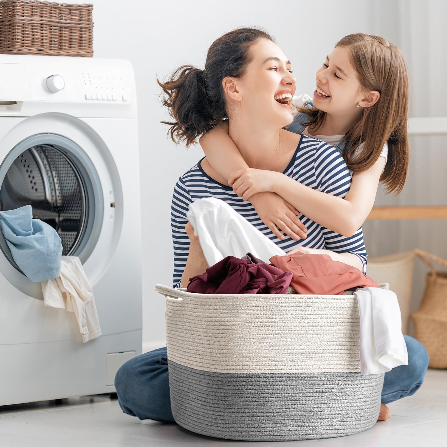 Maliton XXXLarge basket folded flat for compact storage