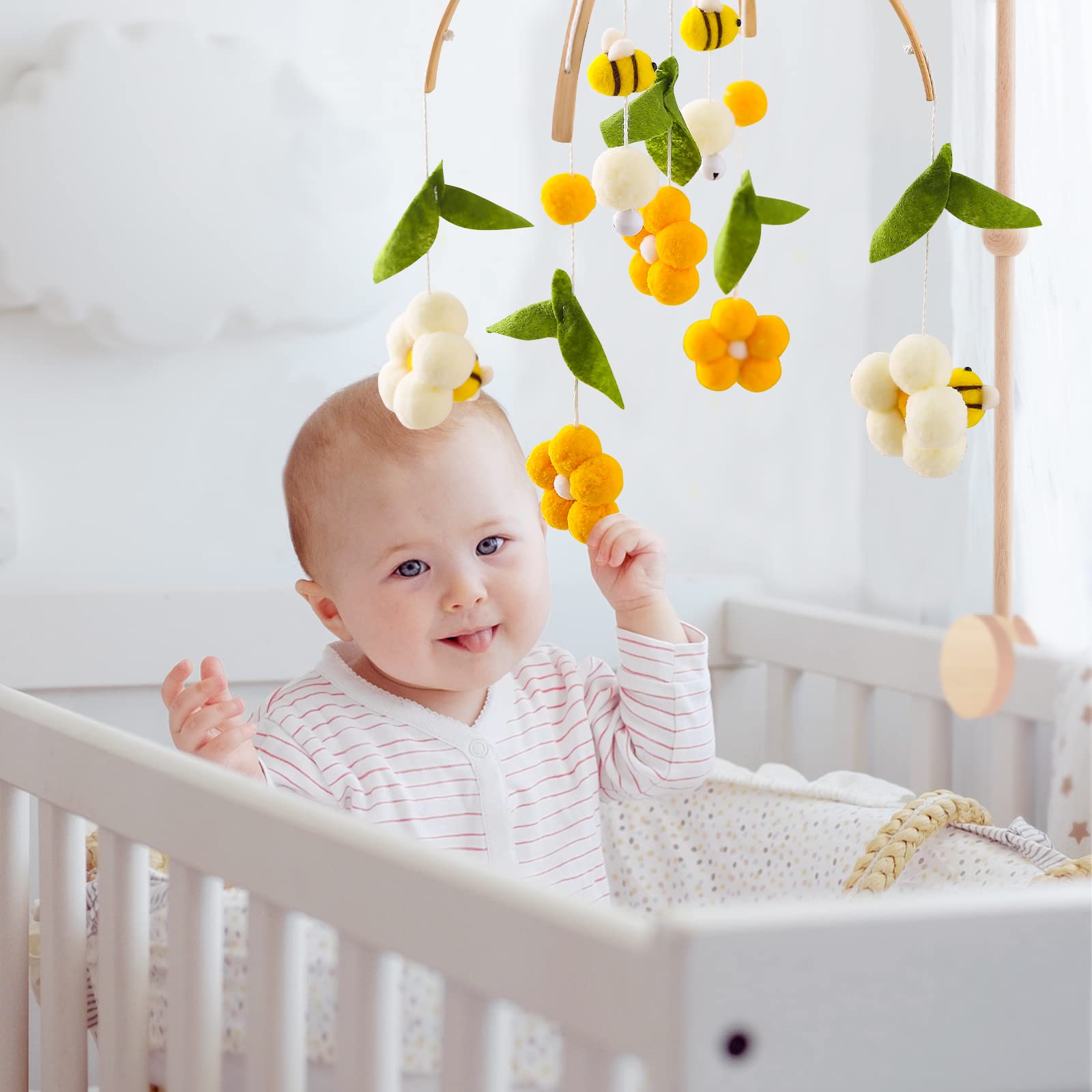 Mamimami Home Wool felt balls mobile showing tactile, tangled-free design