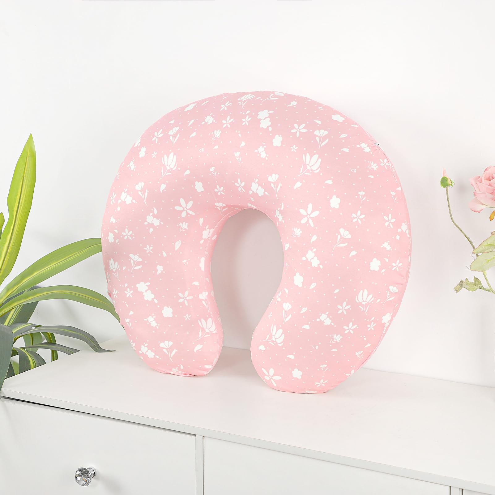 Man Fai Sky cover shows elastic fit for stable nursing positioning