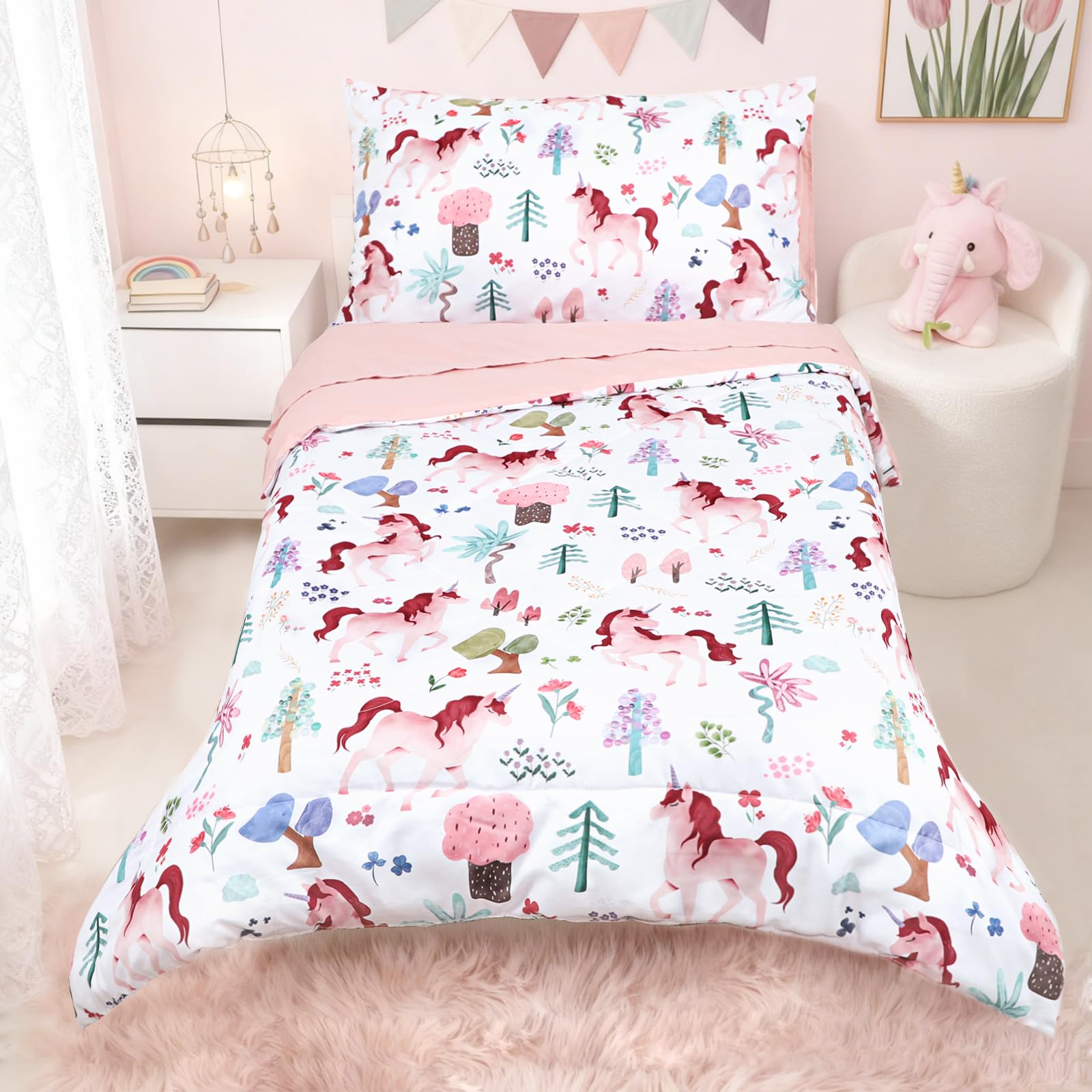 Man Fai Sky lightweight year-round bedding for toddlers.