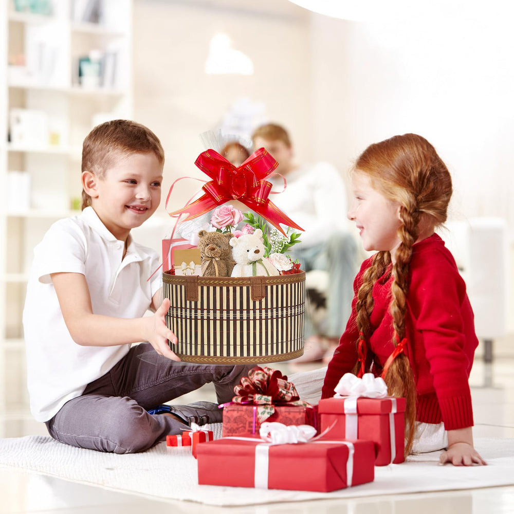 Mapaim raffia accents enhance natural texture and rustic charm in gift wrapping.