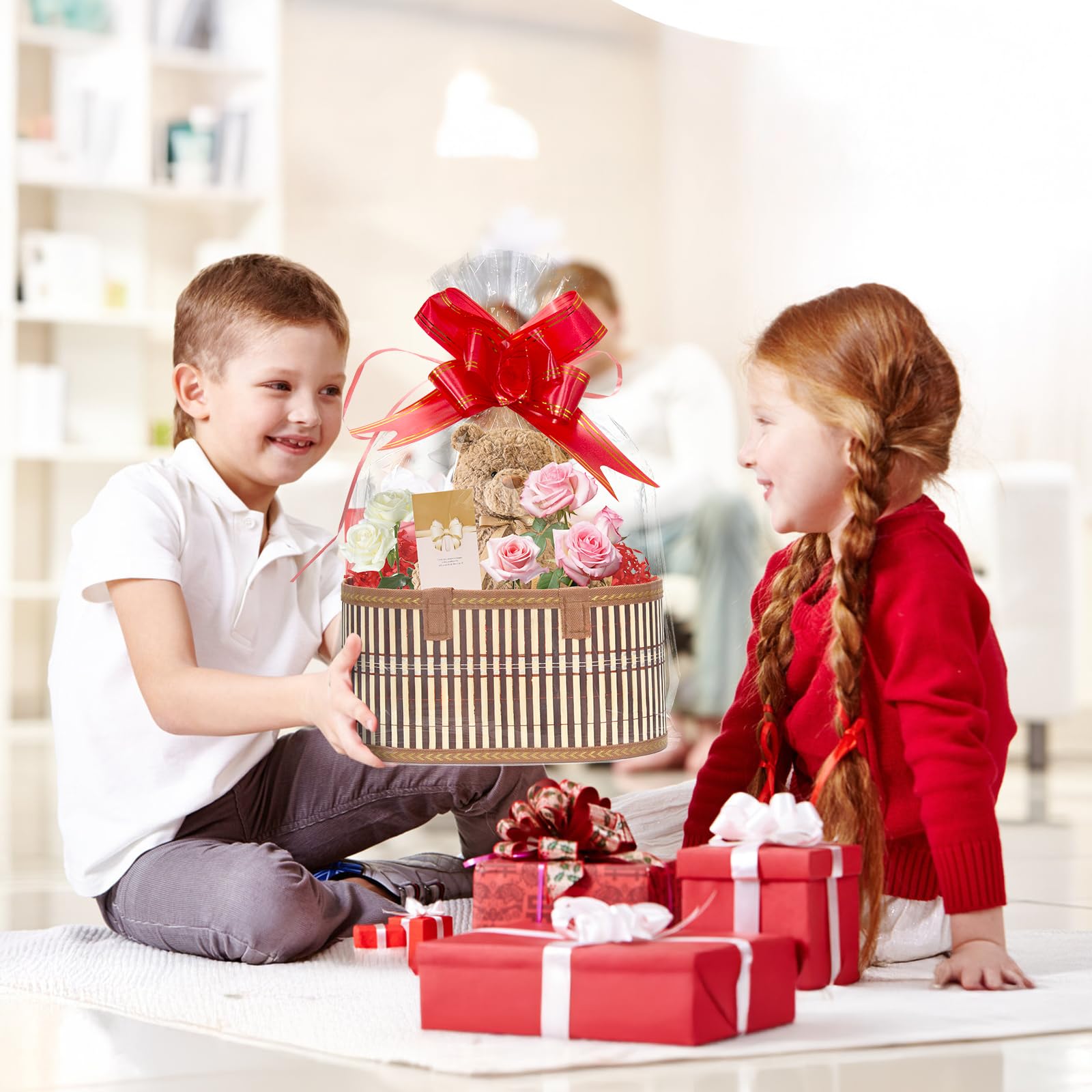 Mapaim raffia filler adds a natural texture to gift presentations.