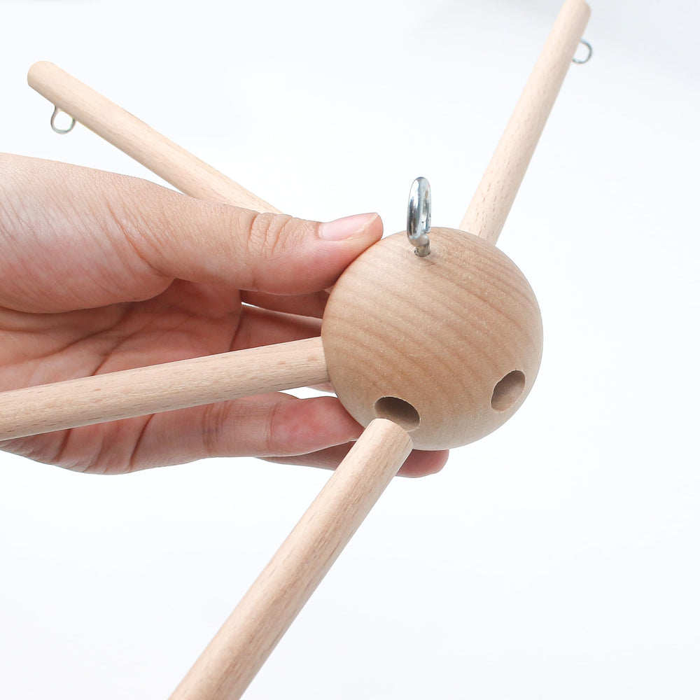 Marsrut DIY mobile frame assembly guide illustrates simple, tidy setup.