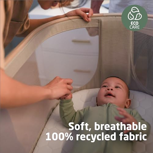 Maxi-Cosi Iora bassinet mattress providing firm, flat sleep surface