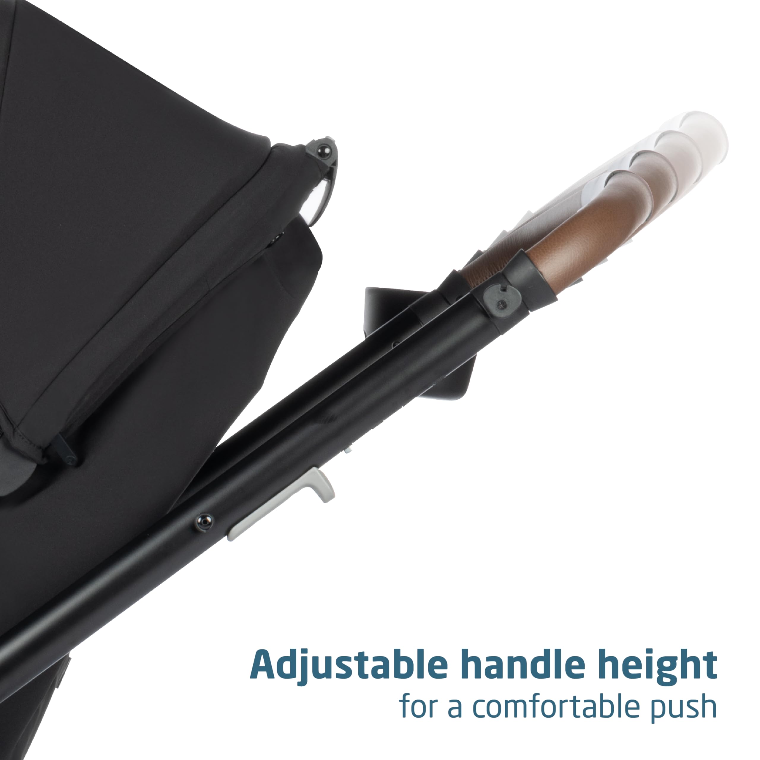 Maxi-Cosi Zelia Luxe vegan leather handle adds stylish comfort.