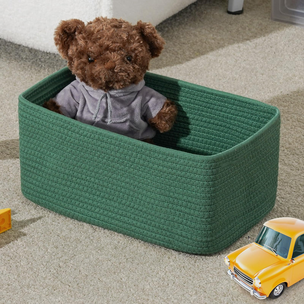 Maxuni no-crease design helps reshape baskets after shipping for tidy presentation.