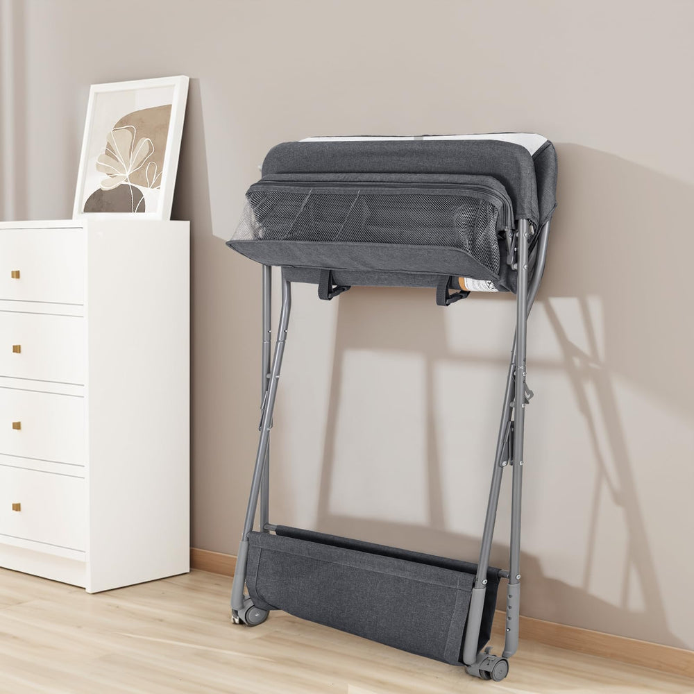 Maydolly four-side protective fabric plates help keep baby secure during changes.