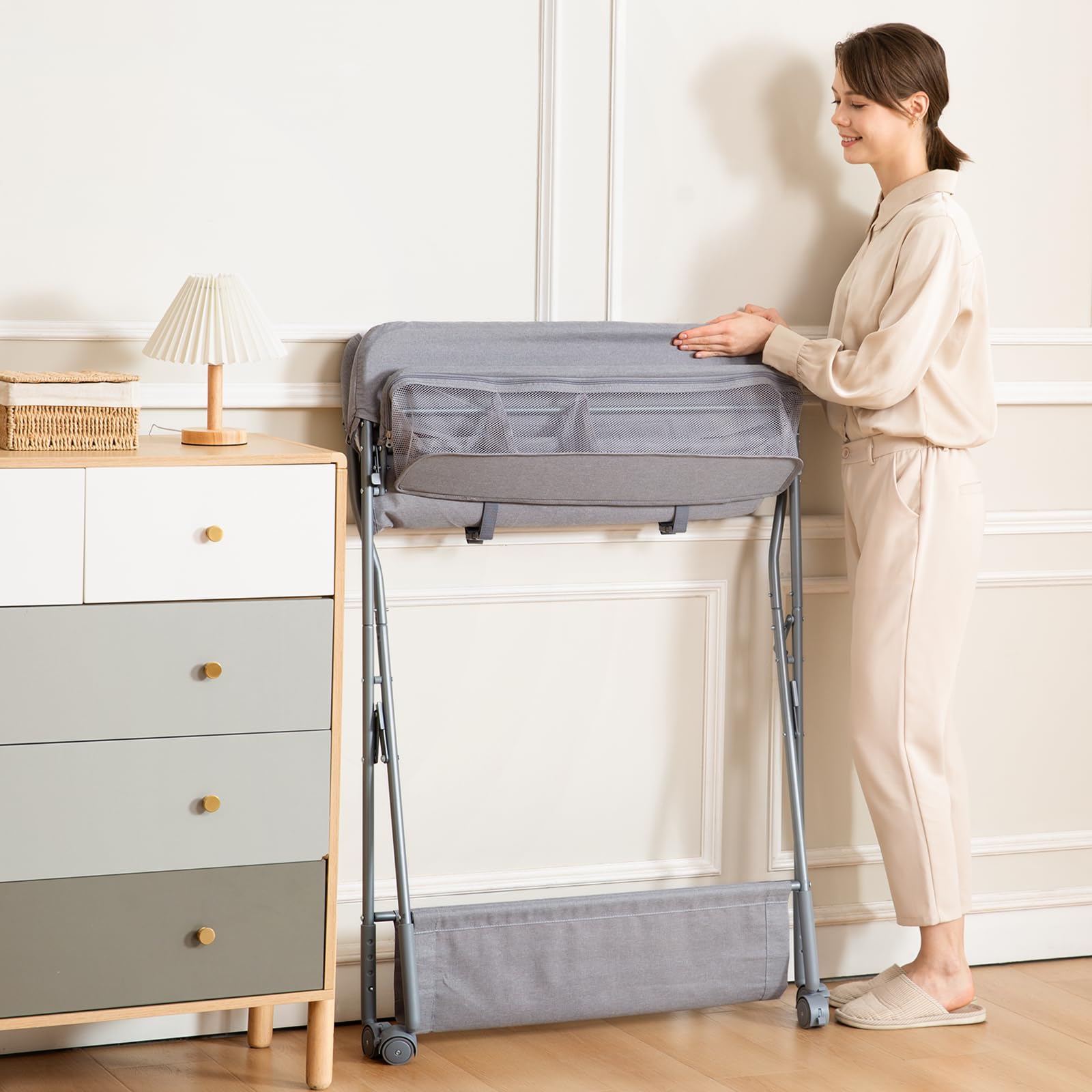 Maydolly protective fabric plates enhance safety during changes.