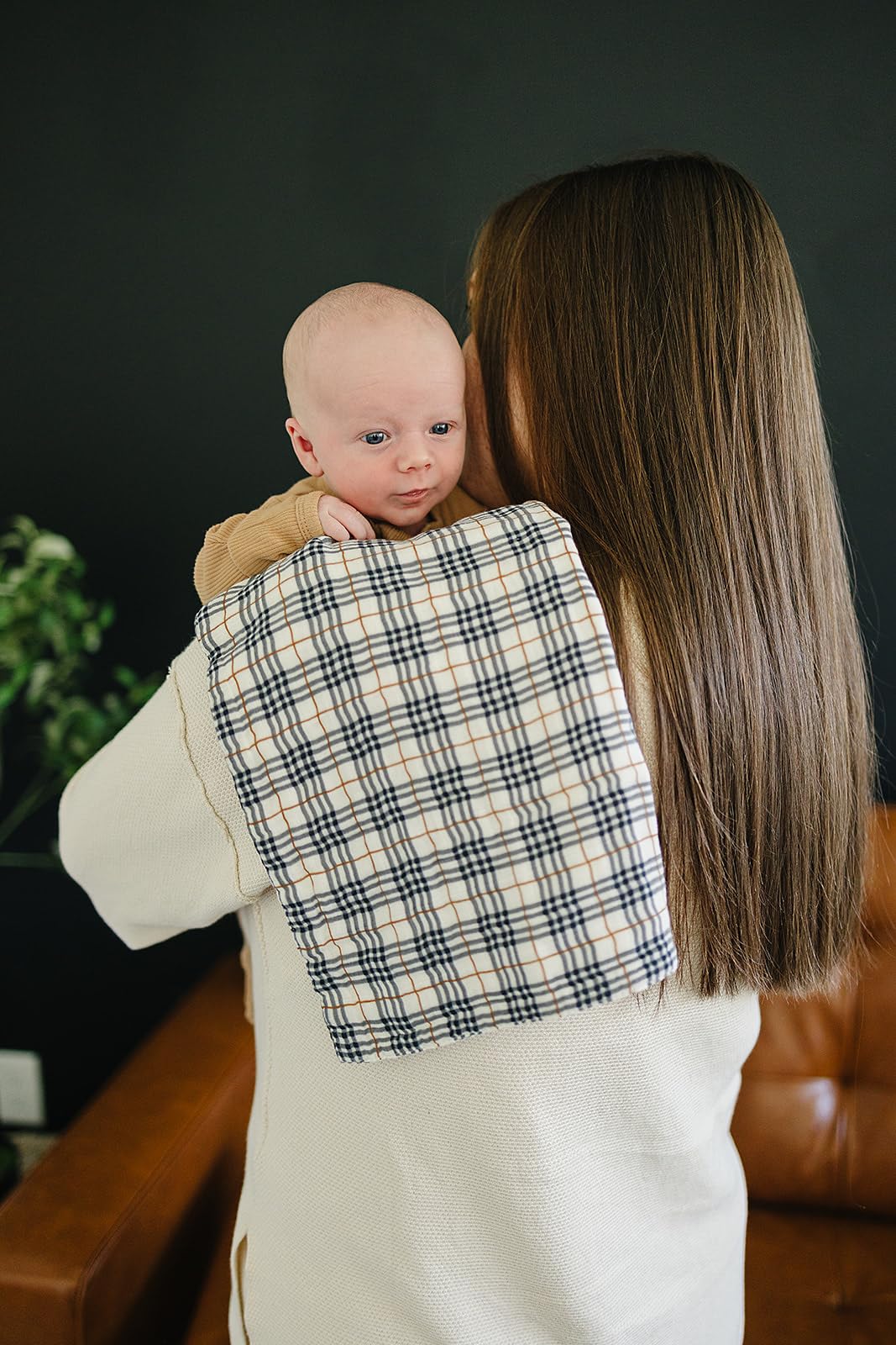 Mebie Baby burp cloth plaid muslin set as multi-use care essentials for cheeks and bibs.