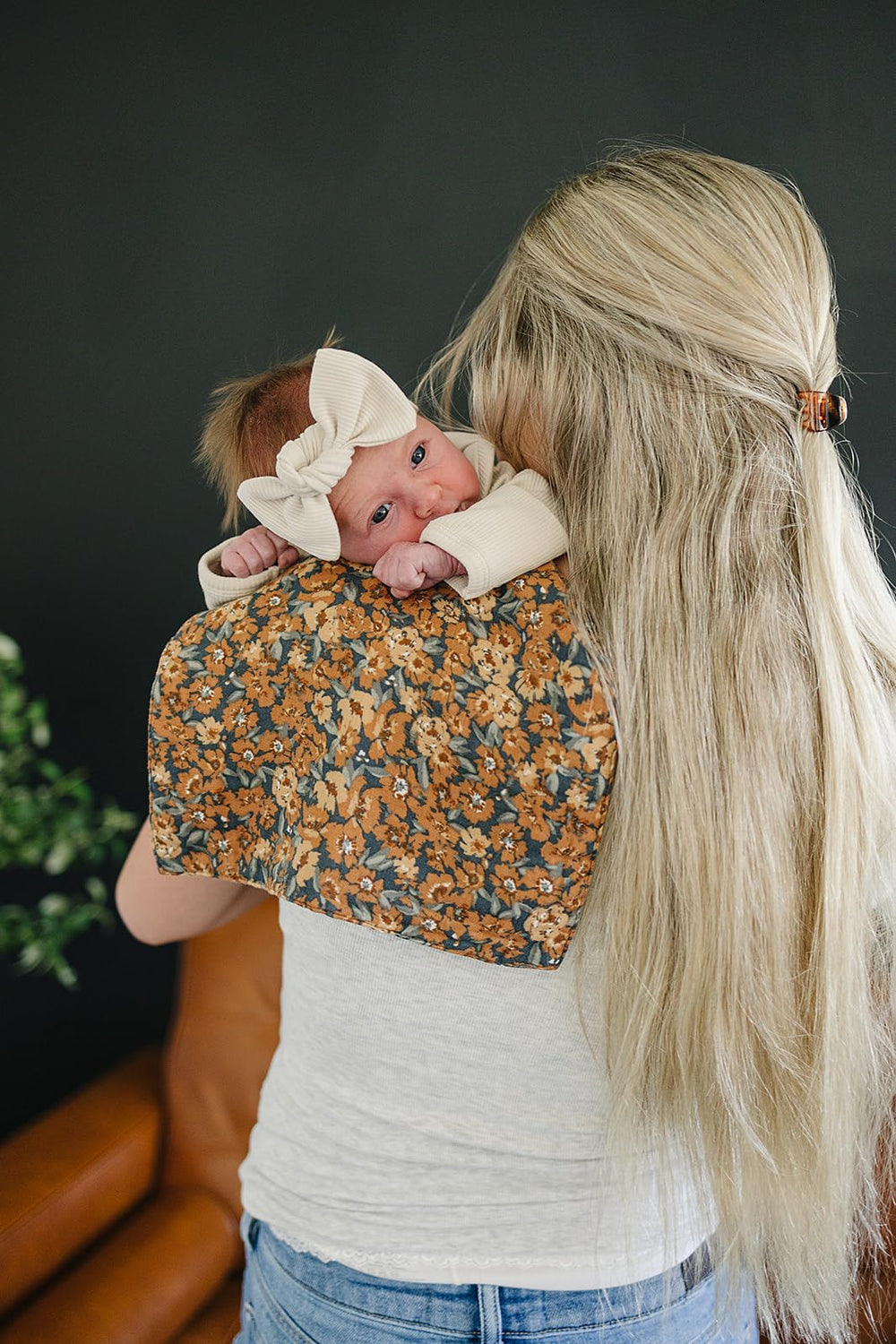 Mebie Baby burp cloths feature multi-use design for bibs, washcloths, or spit-up cloths.