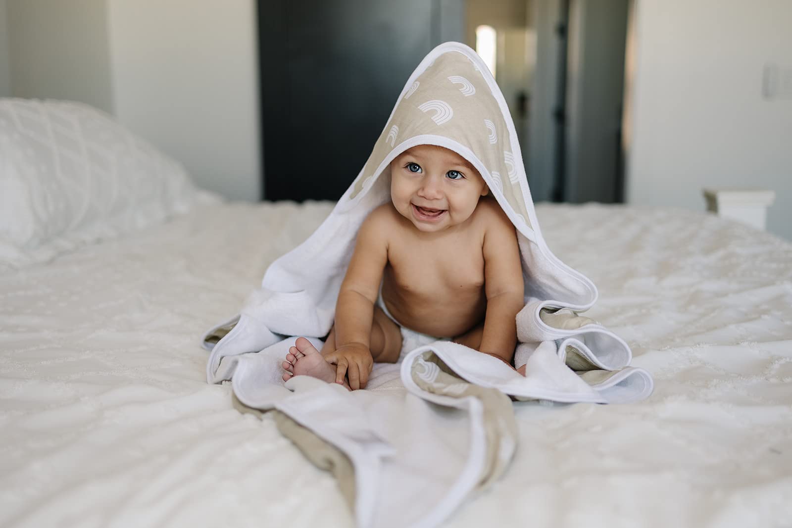 Mebie Baby 100% muslin cotton towel feels soft and breathable