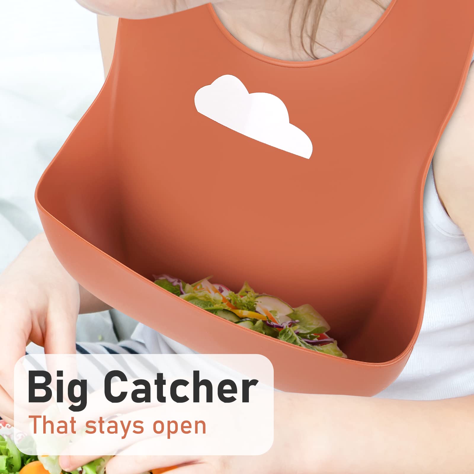 ME.FAN silicone bib offers four size settings for growing kids.