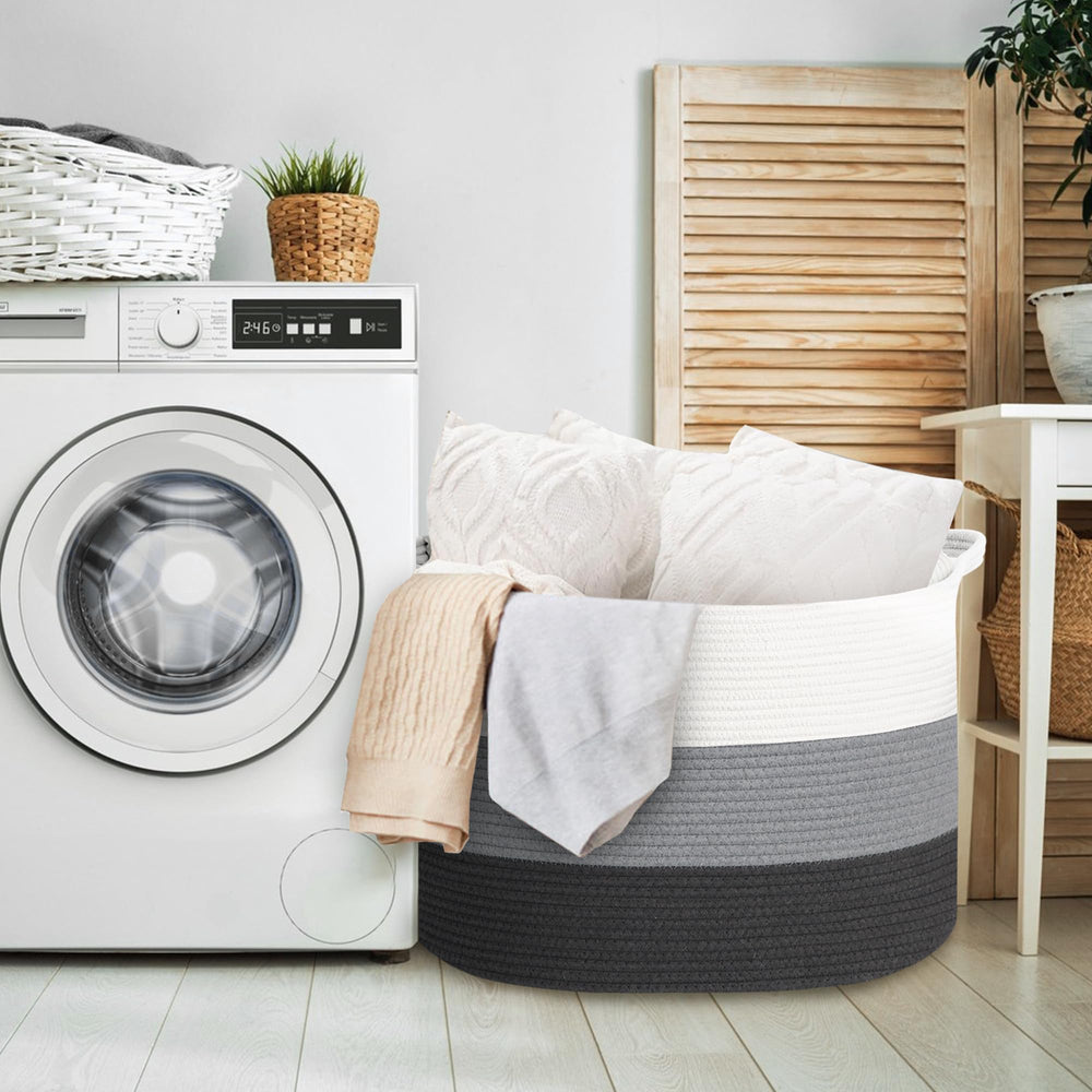 MEGASKET 88-liter capacity helps organize rooms with large storage needs.