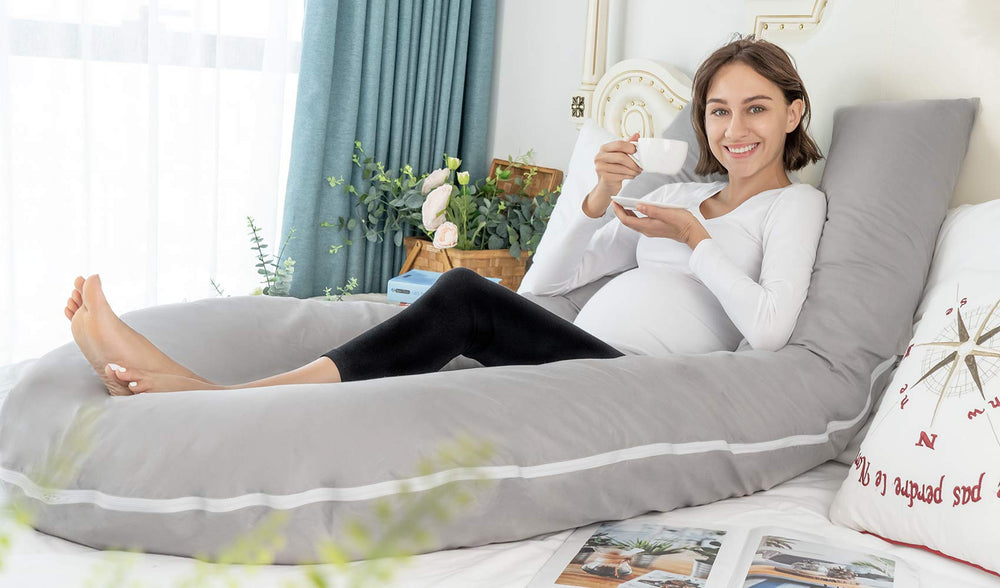 Meiz pillow supports reading or TV time by supporting belly and back