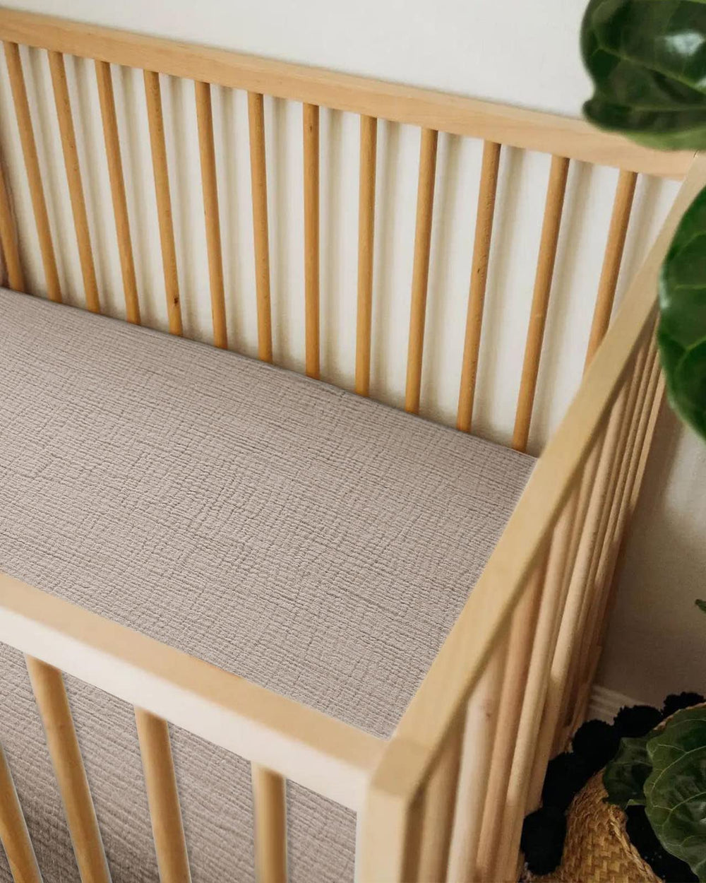 Meowcards bassinet sheet elastic bottom keeps sheet in place