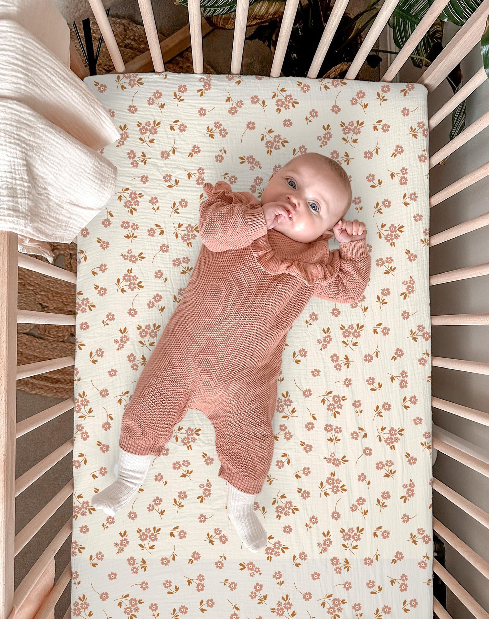 Meowcards bassinet sheet elastic-bottom ensures snug corners and easy changes.