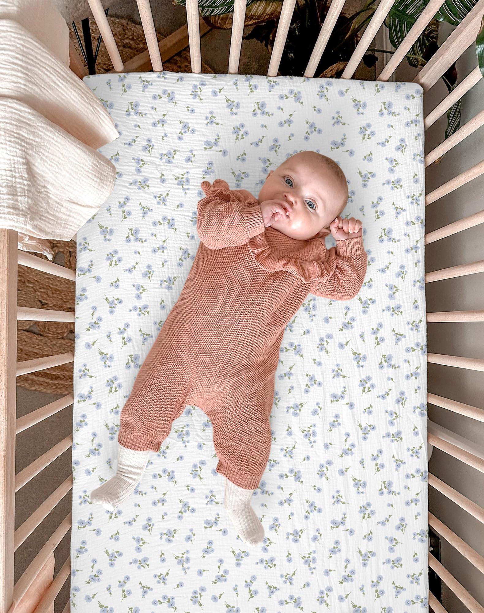 Meowcards bassinet sheet machine-washable offers easy care between uses.