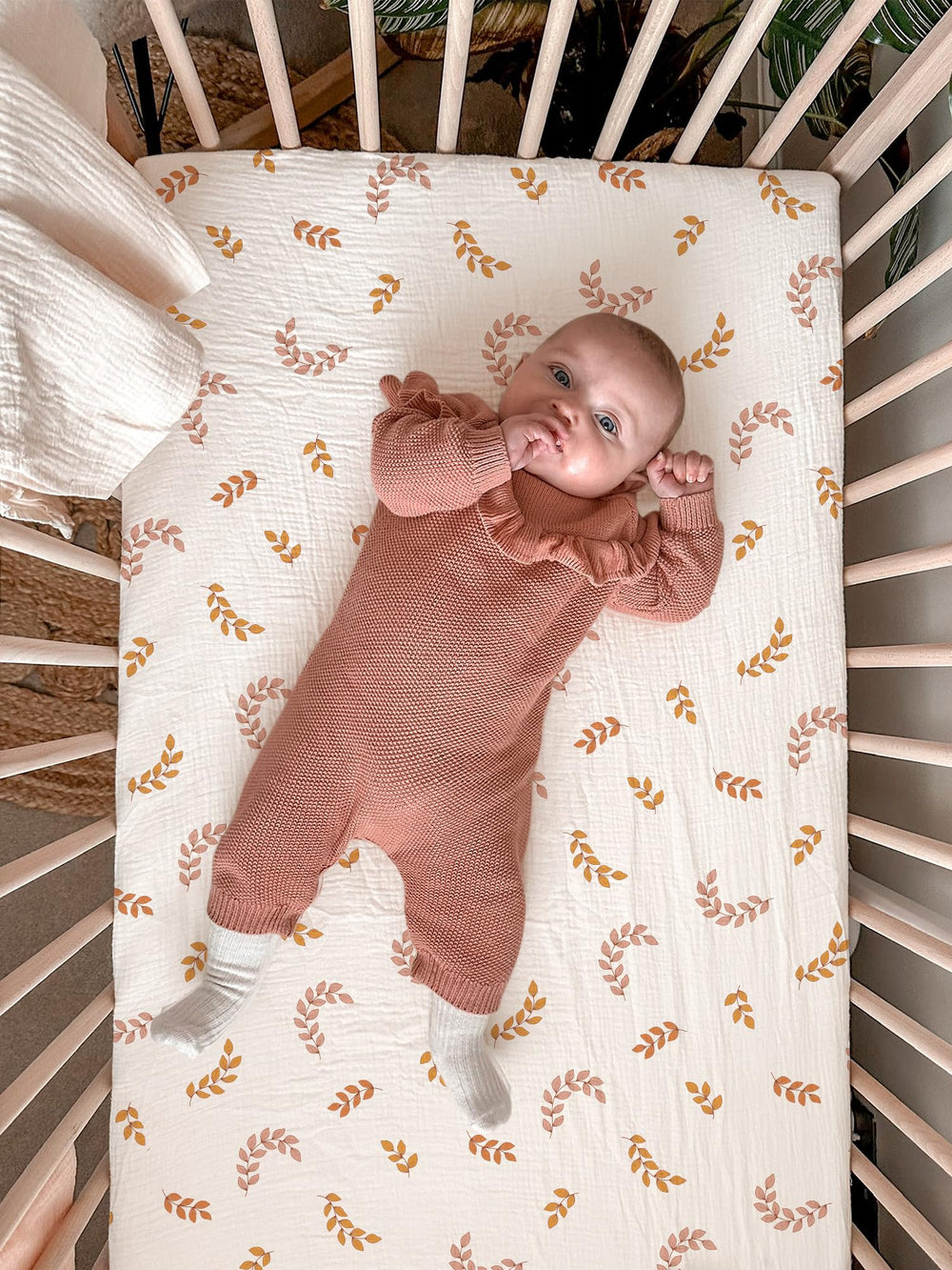 Meowcards bassinet sheet muslin close-up highlights soft breathable fibers.