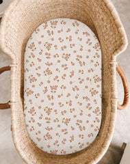 Meowcards bassinet sheet oval-fit provides secure fit for oval bassinets.