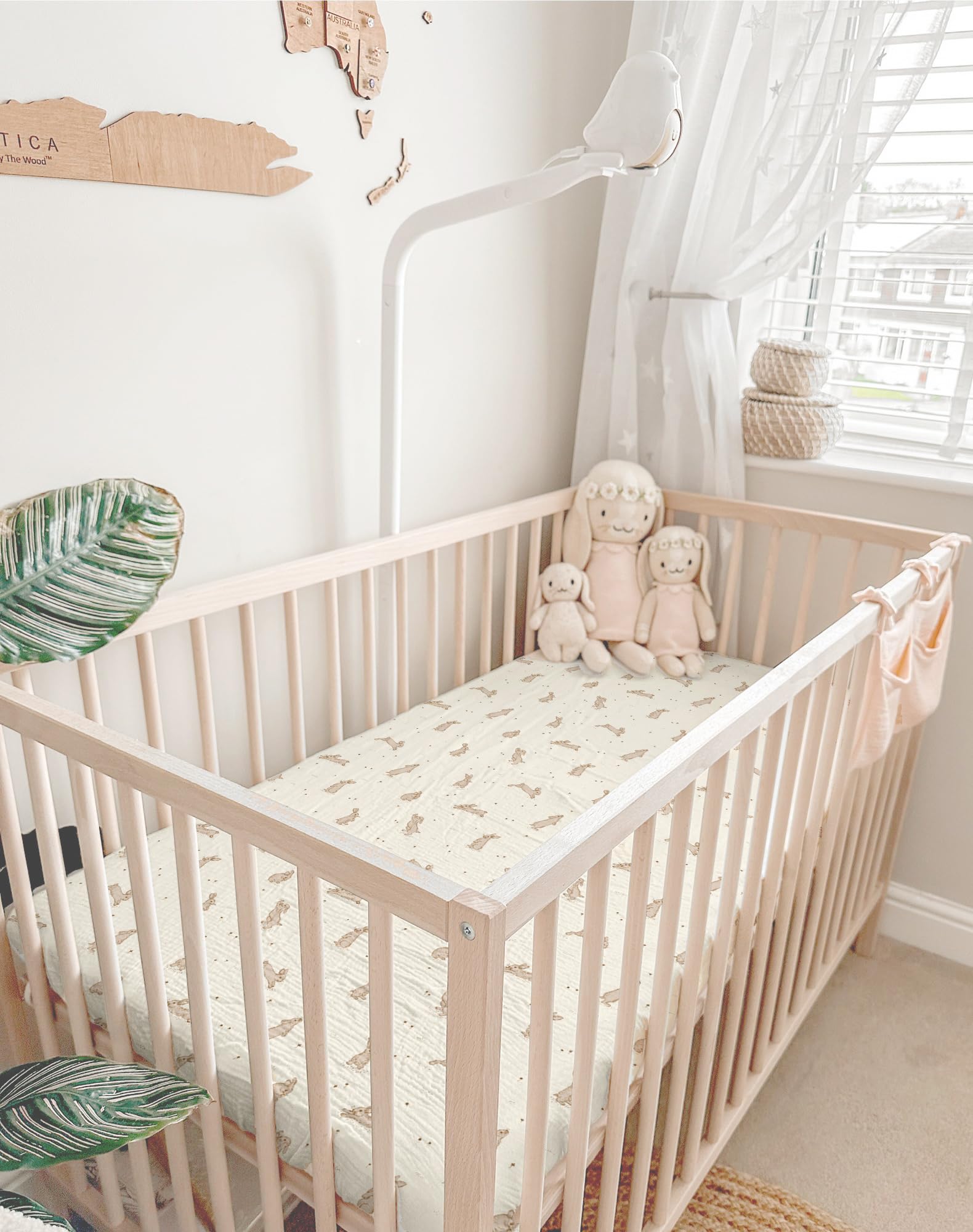 Meowcards easy care crib sheet, machine washable and quick to dry