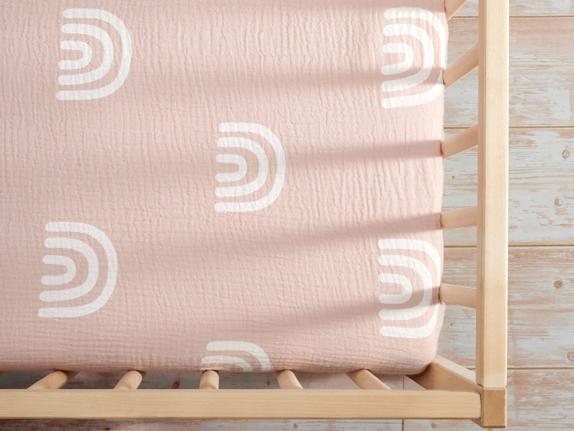 Meracorallo elastic edges keep the sheet in place for active sleepers.