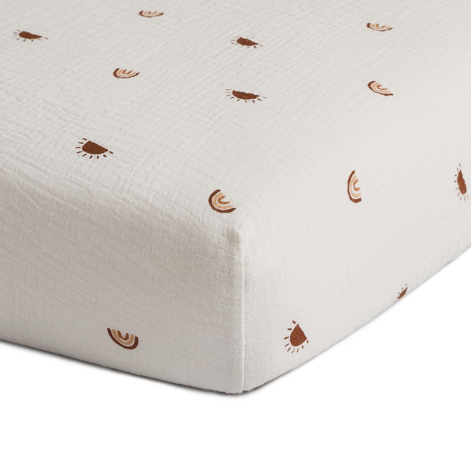 Meracorallo fits standard cribs and toddler mattresses with a secure fit.