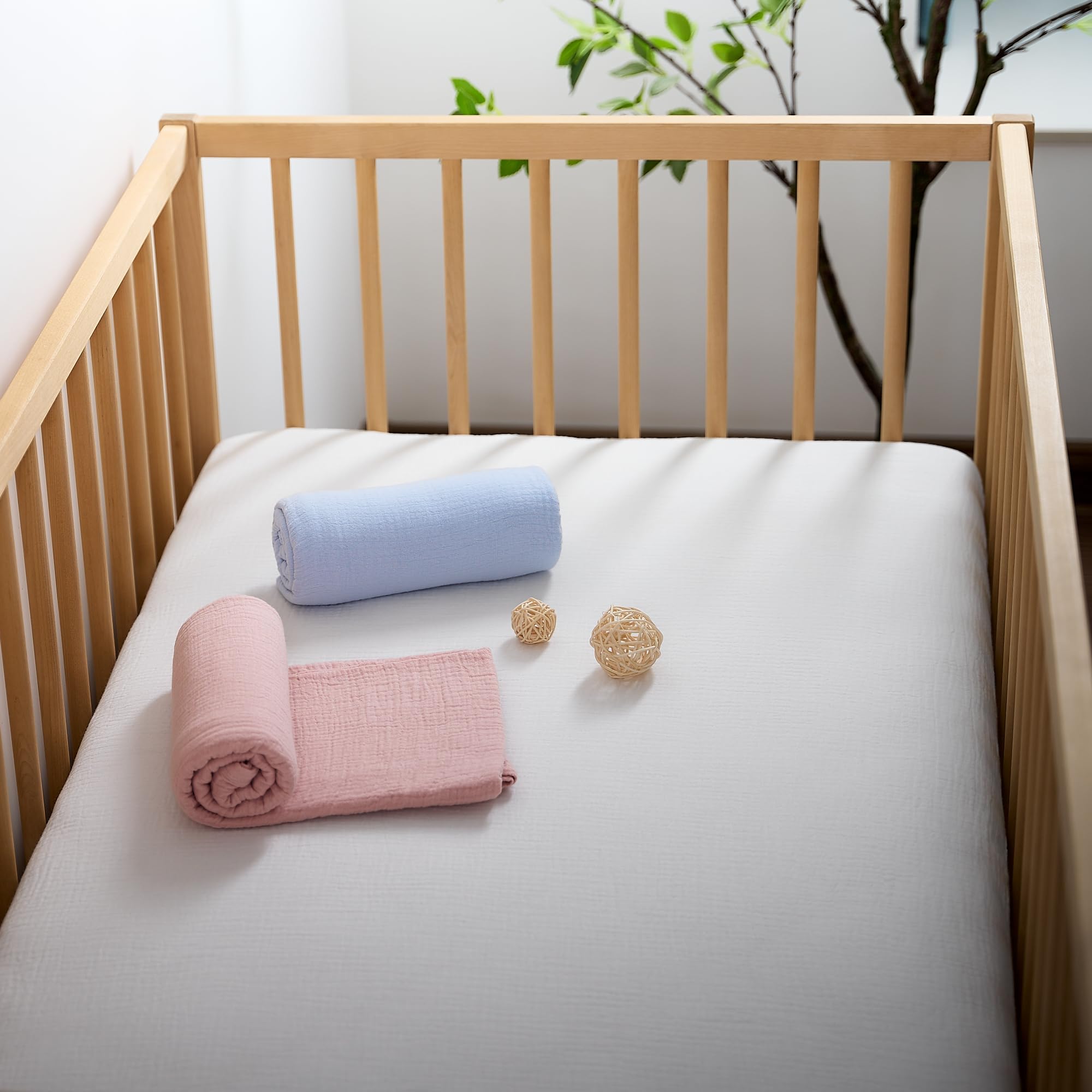 Meracorallo muslin crib sheet care and wash-dry routine keeps it fresh.