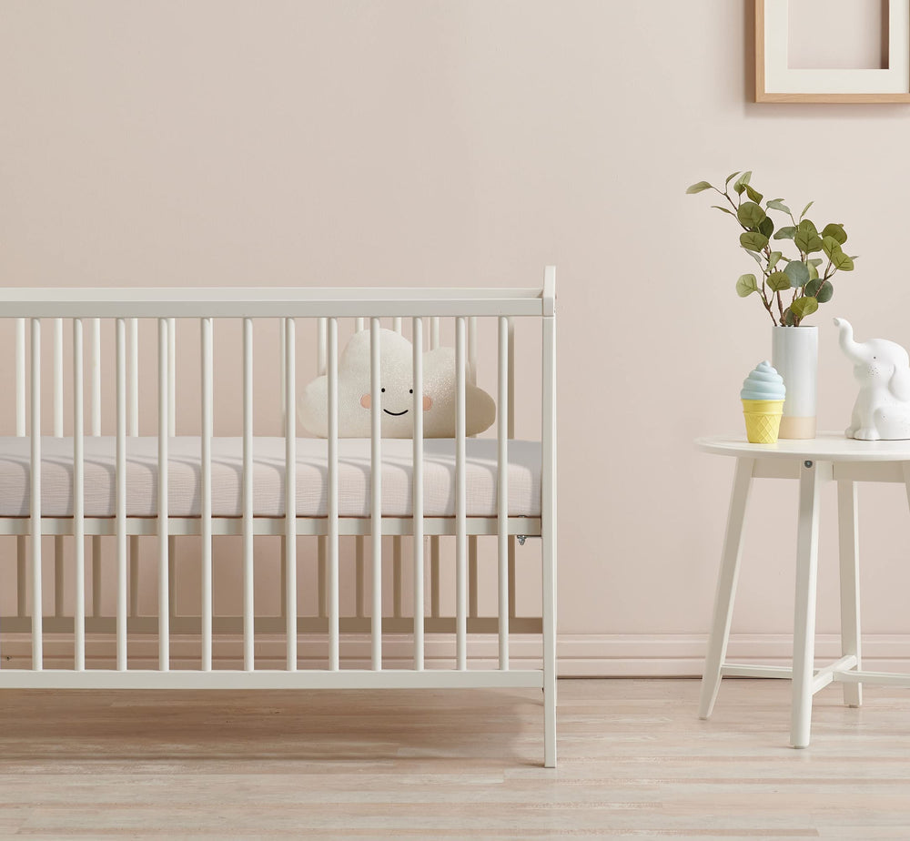 Meracorallo muslin fitted crib sheet fog, easy-care instructions enable quick cleanups.