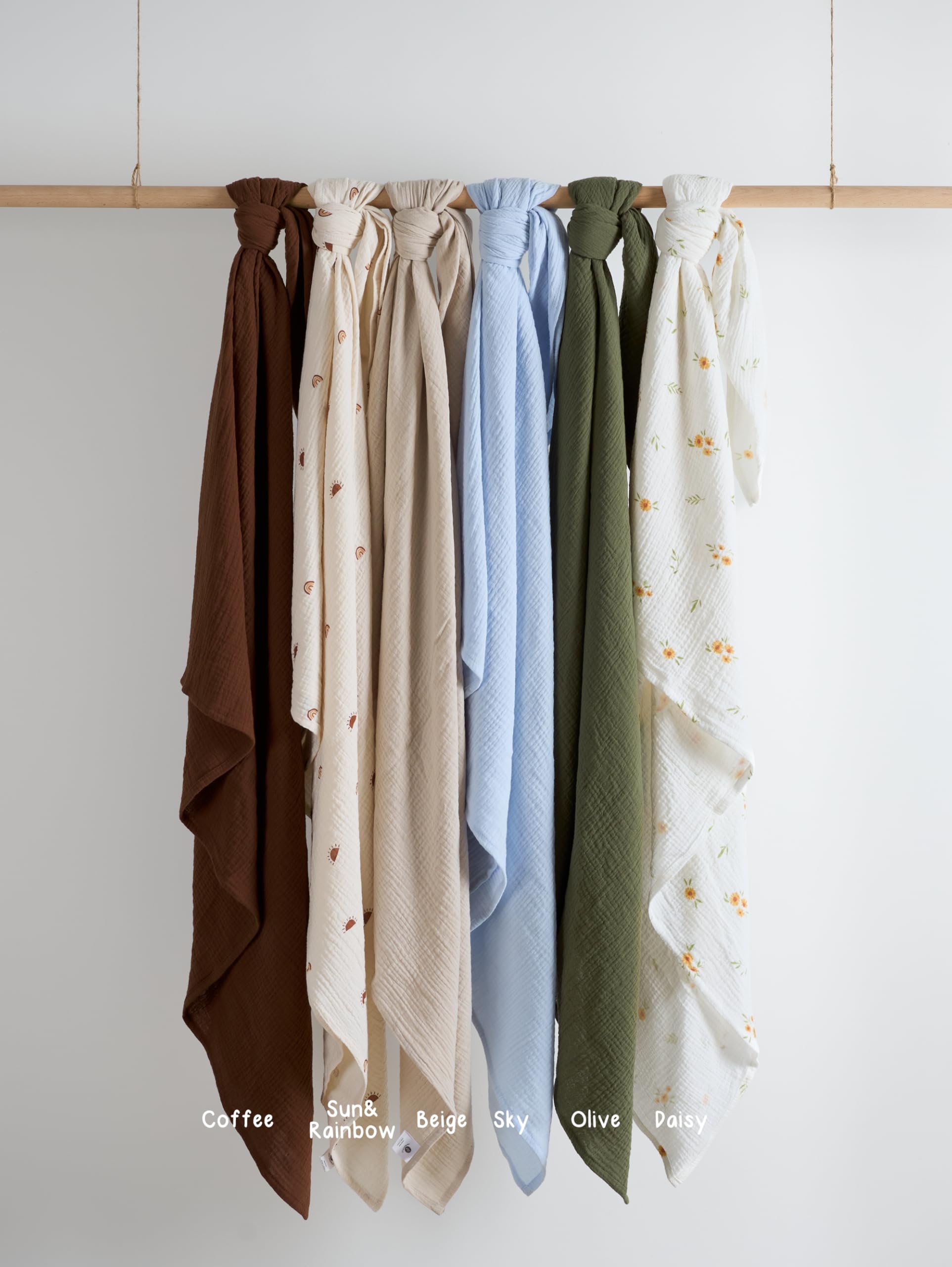Meracorallo blanket serving as changing table cover for quick diaper changes.