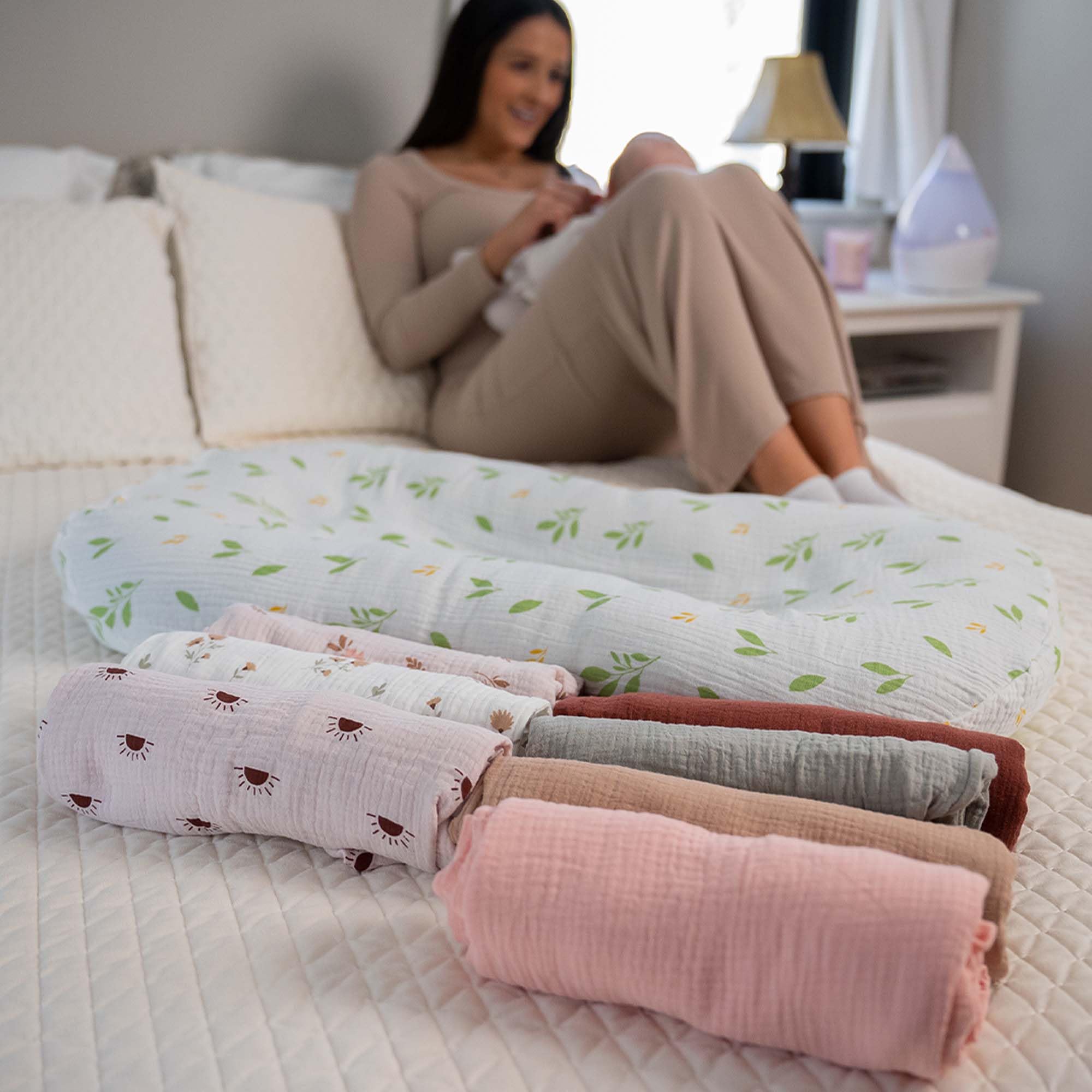 Mi Flor muslin cover creates a breathable, cozy nap environment.