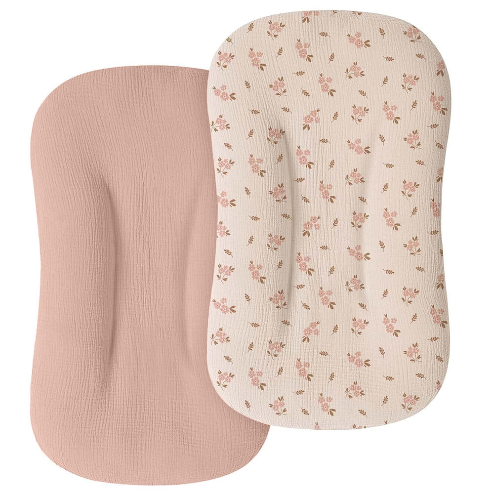 Mi Flor muslin lounger cover provides snug Snuggle Me fit to prevent slipping.