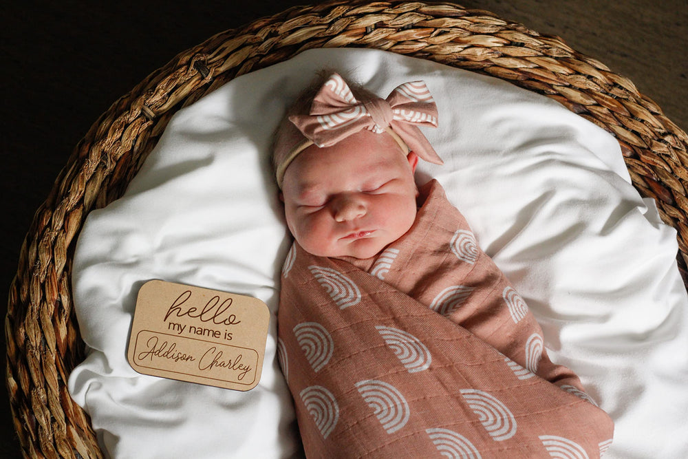 Miaoberry gift-ready packaging—box with hat and bow for thoughtful newborn gifts