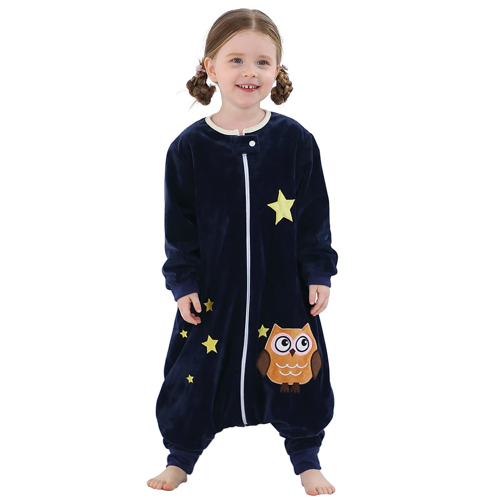 MICHLEY owl-print sleeping bag with long sleeves keeps baby cozy.