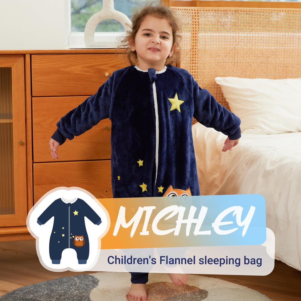MICHLEY flannel sleeping bag zipper close-up shows easy on/off for parents.