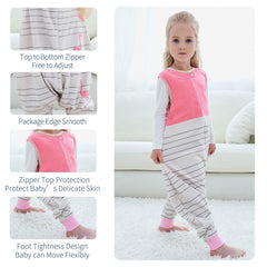 Zipper detail on MICHLEY sleeping sack with feet in pink bird design