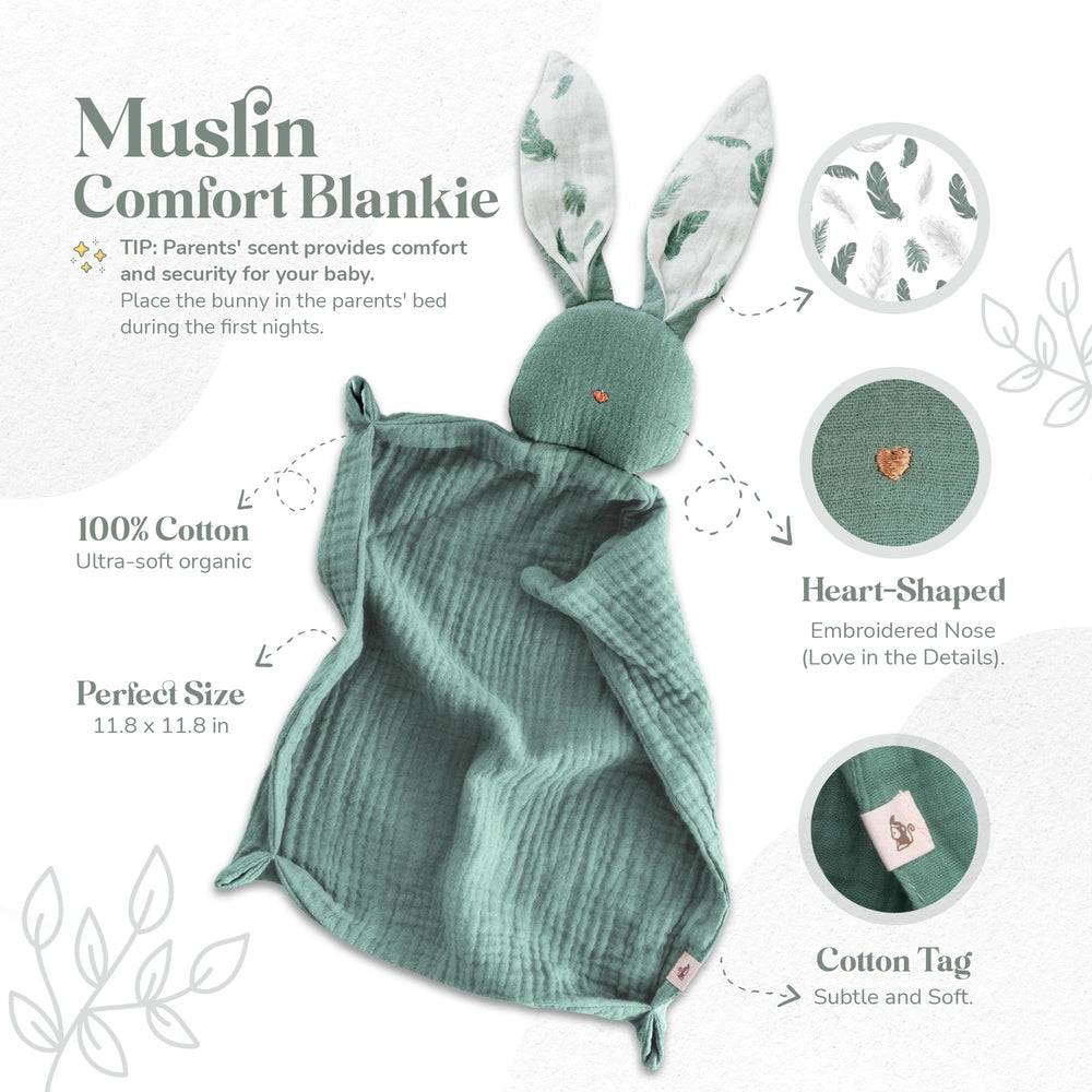 Mikito adjustable muslin bib close-up for easy wear.